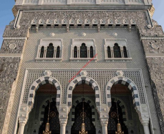 بوابة الملك عبدالله (التوسعة السعودية الثالثة ) ترتفع فوق البوابة مئذنتين جديدتين وهى تسمى أيضا البوابة الرئيسية